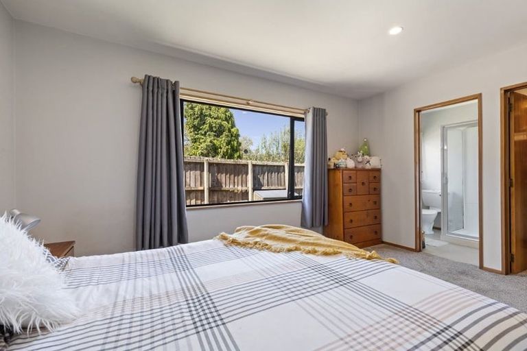 Photo of property in 2/3 Worthy Street, Ilam, Christchurch, 8041