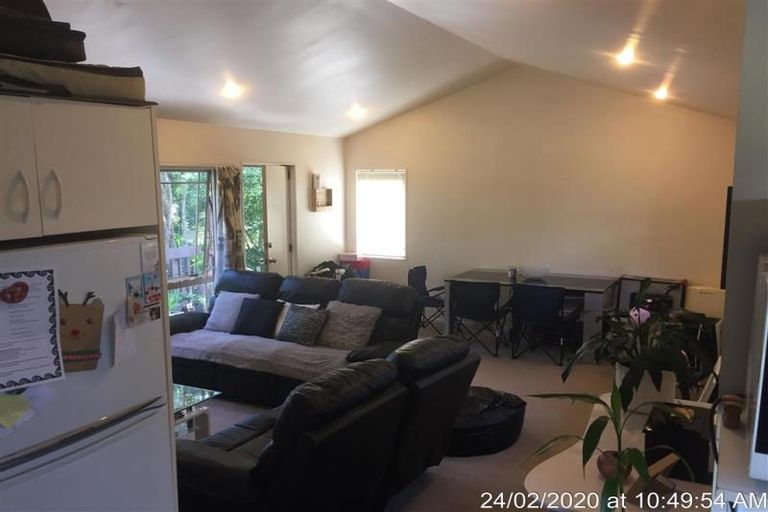 Photo of property in 86b Colwill Road, Massey, Auckland, 0614