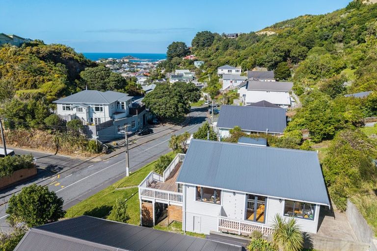 Photo of property in 94 Eden Street, Island Bay, Wellington, 6023