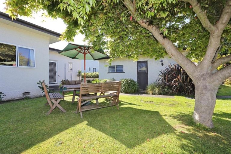 Photo of property in 605 Grove Road, Mayfair, Hastings, 4122