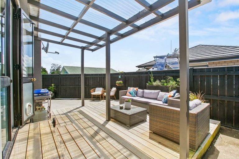 Photo of property in 10 Truby King Street, Merrilands, New Plymouth, 4312