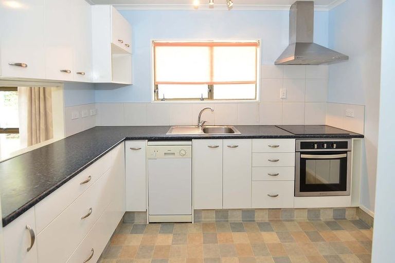 Photo of property in 43a Centreway Road, Orewa, 0931