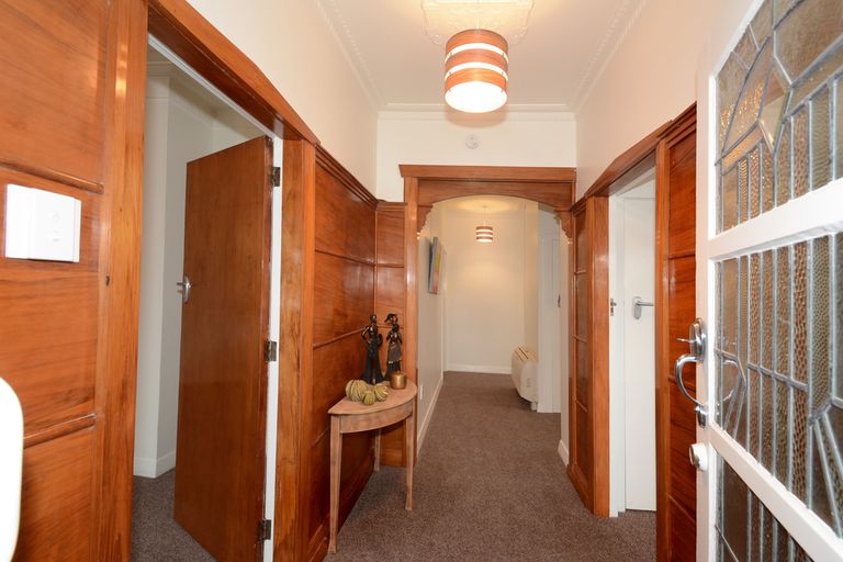 Photo of property in 26 Mornington Road, Balaclava, Dunedin, 9011