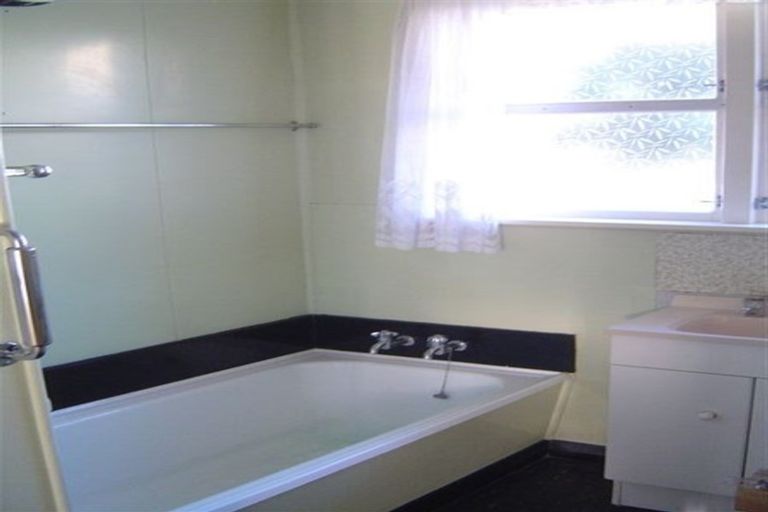 Photo of property in 8 Angell Street, Johnsonville, Wellington, 6037