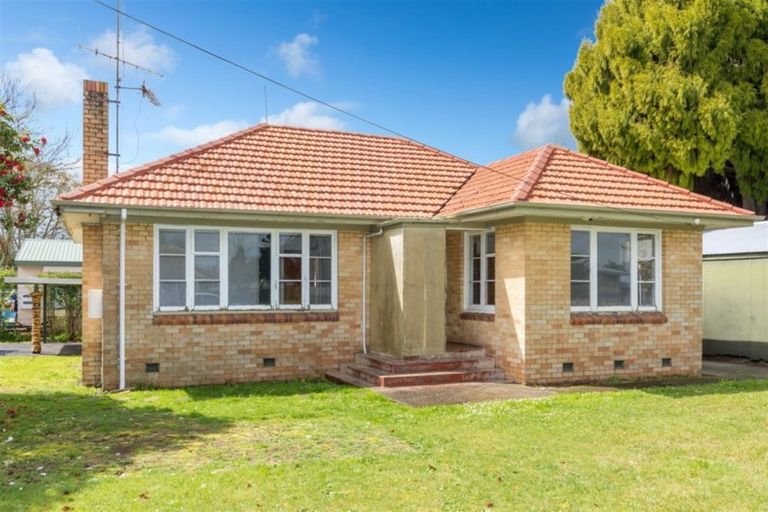 Photo of property in 2 Old Farm Road, Hamilton East, Hamilton, 3216