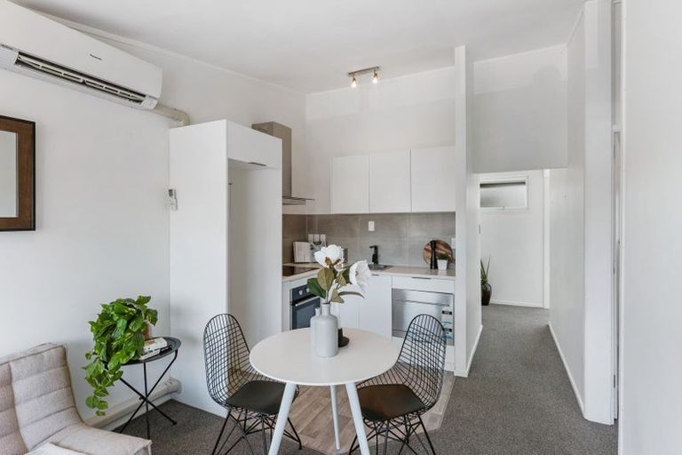 Property details for 5/11 Don Croot Street, Morningside, Auckland, 1021