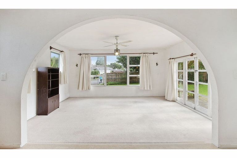 Photo of property in 3 Ngatoa Place, Glenfield, Auckland, 0629