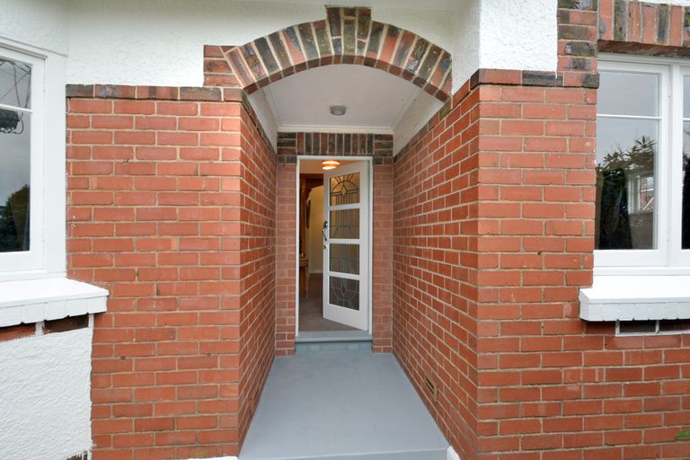 Photo of property in 26 Mornington Road, Balaclava, Dunedin, 9011