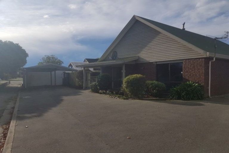 Photo of property in 1/16b Langham Place, Redwood, Christchurch, 8051