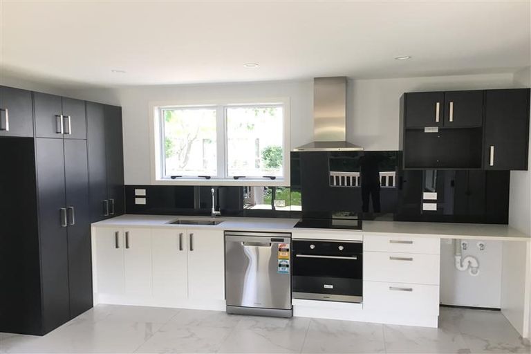 Photo of property in 12 Rossmore Terrace, Murrays Bay, Auckland, 0630