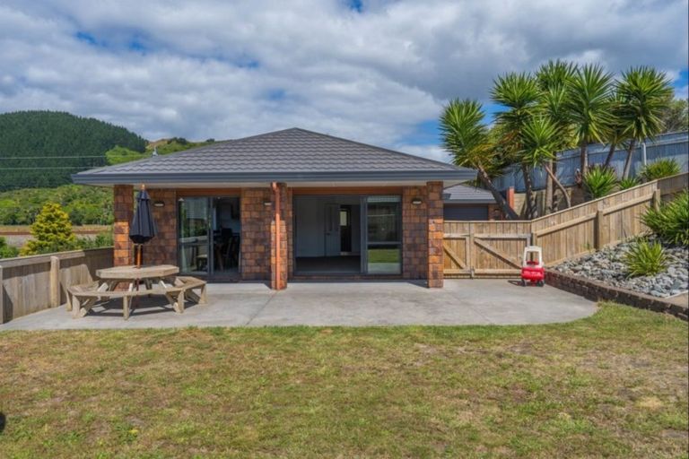 Photo of property in 7 Lambert Way, Paraparaumu, 5032