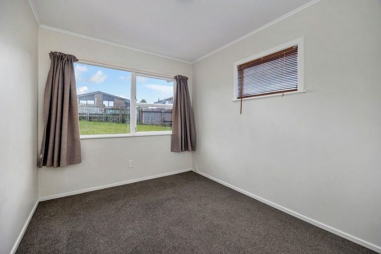 Photo of property in 21 Waitaki Street, Henderson, Auckland, 0612