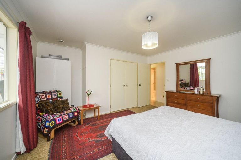 Photo of property in 1 Ayr Place, Hokowhitu, Palmerston North, 4410