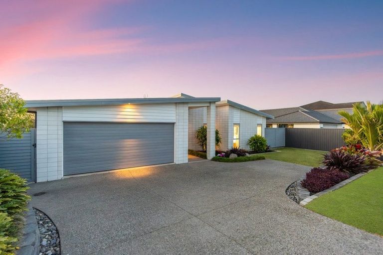 Photo of property in 67 Manuel Road, Silverdale, 0932