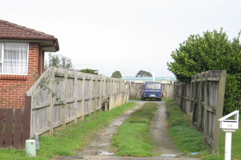 Photo of property in 13 Mandarin Place, Half Moon Bay, Auckland, 2012