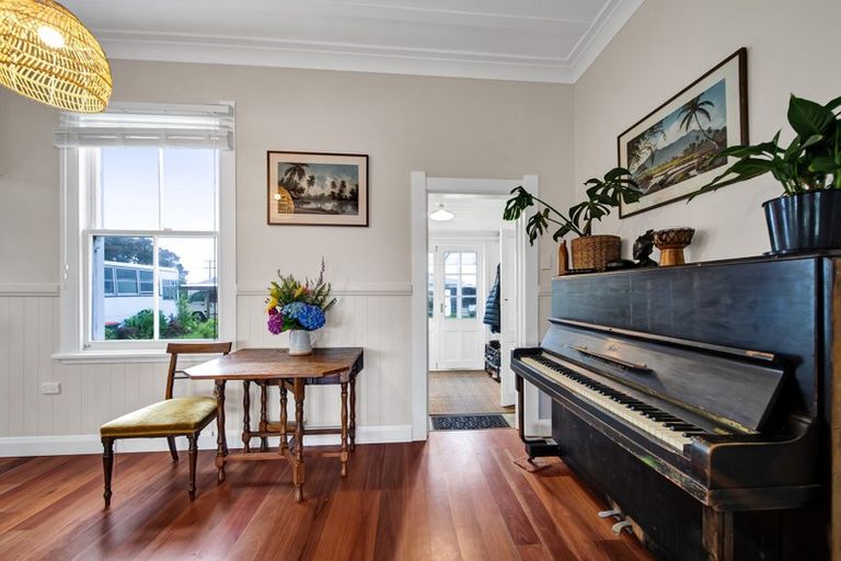 Photo of property in 72 King Street, Opunake, 4616