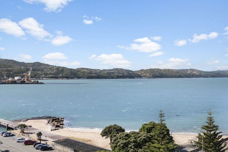 Photo of property in Dorchester Apartments, 144 Oriental Parade, Oriental Bay, Wellington, 6011