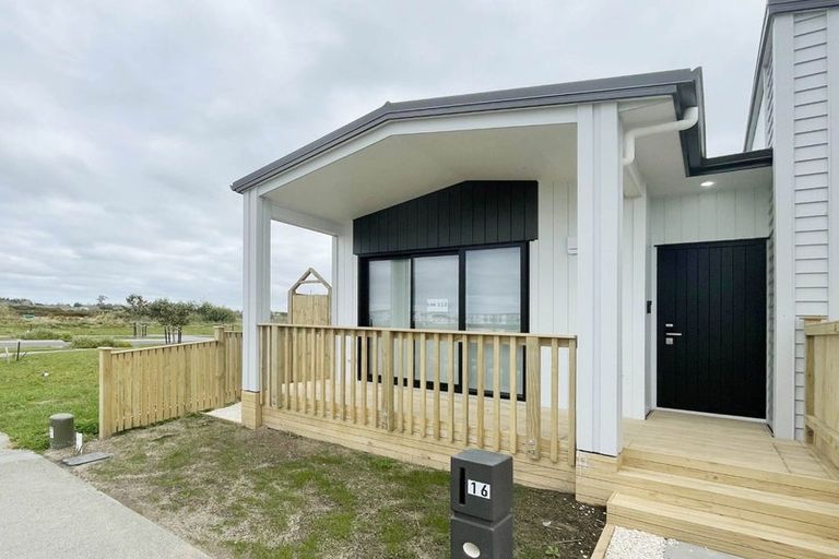 Photo of property in 16 Kaapehu Street, Karaka, 2578