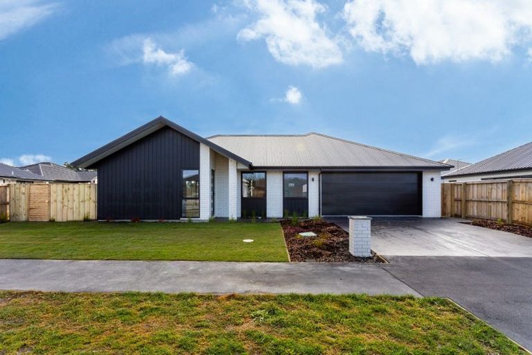 Photo of property in 15 Millhaven Place, Casebrook, Christchurch, 8051