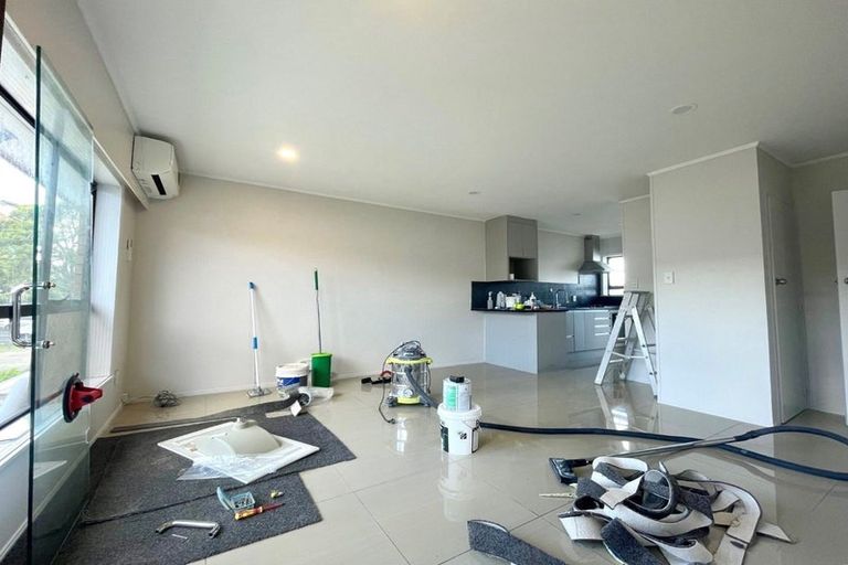 Photo of property in 2/9 Norman Spencer Drive, Papatoetoe, Auckland, 2104