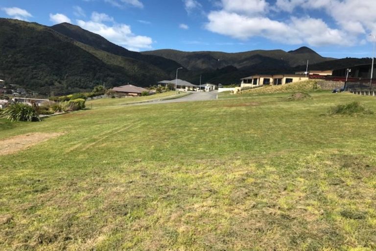 Photo of property in 26 Harbour View Heights, Picton, 7220