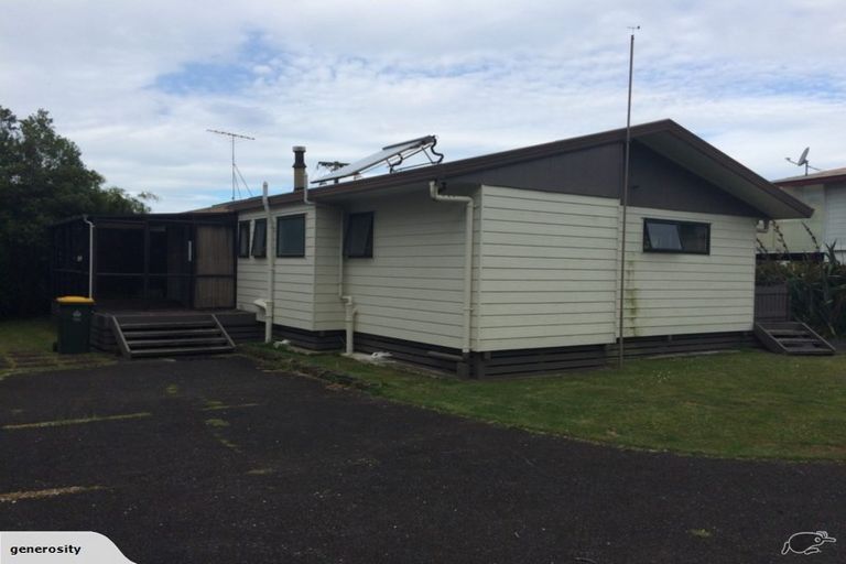 Photo of property in 9 Karawa Place, Kawakawa Bay, Papakura, 2585