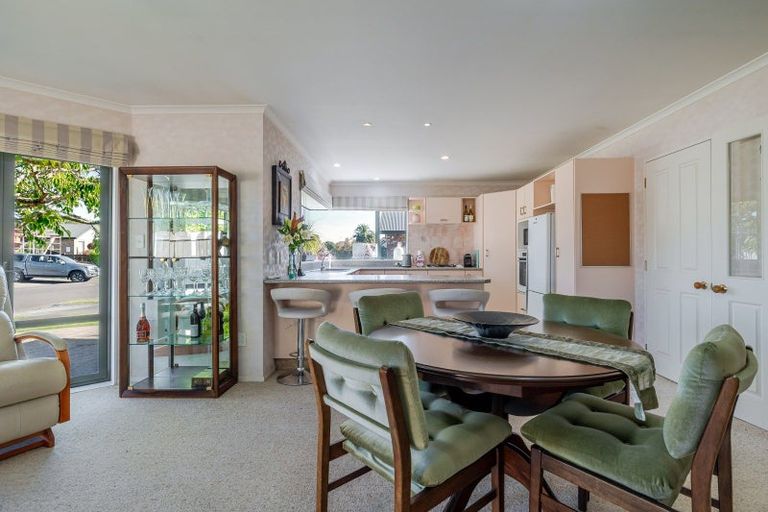 Photo of property in 8 Rothesay Place, Highbury, Palmerston North, 4412