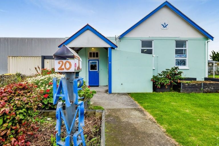 Photo of property in 20 Domett Street, Waitara, 4320