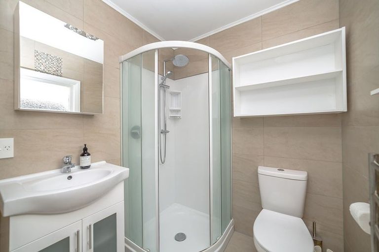 Photo of property in 32a Esther Street, Martinborough, 5711