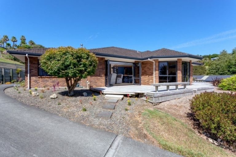 Photo of property in 2 Governors Heights, Whangamata, 3620