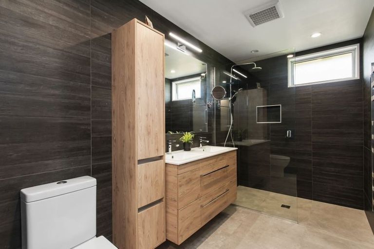 Photo of property in 34 Rembrandt Place, Burnside, Christchurch, 8053