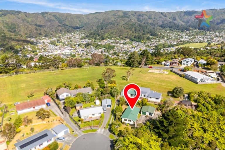 Photo of property in 22 Whitechapel Grove, Stokes Valley, Lower Hutt, 5019