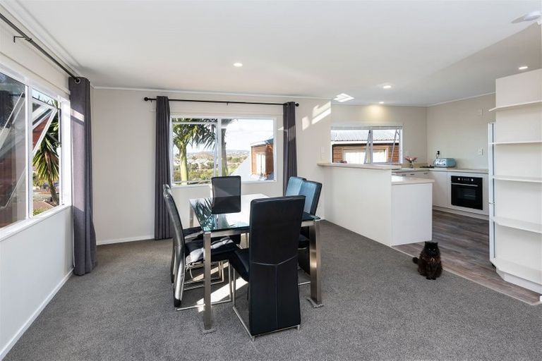 Photo of property in 1/74 Gosford Drive, Botany Downs, Auckland, 2010
