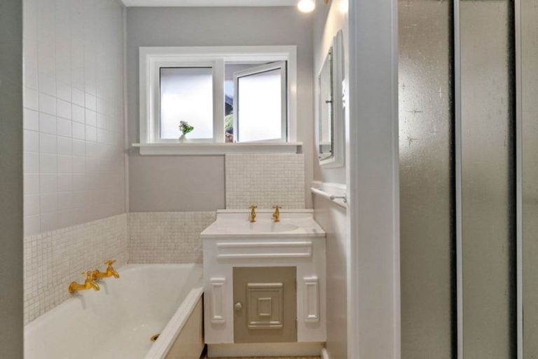 Photo of property in 10 Montana Avenue, Ilam, Christchurch, 8041