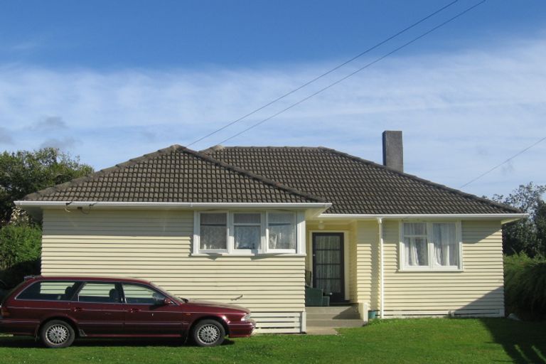 Photo of property in 12 D'urville Street, Cannons Creek, Porirua, 5024