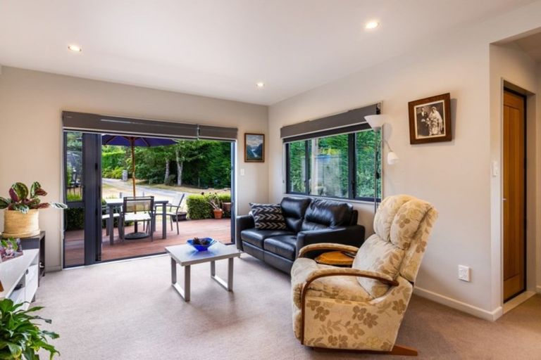 Photo of property in 400 Gillespie Place, Acacia Bay, Taupo, 3385