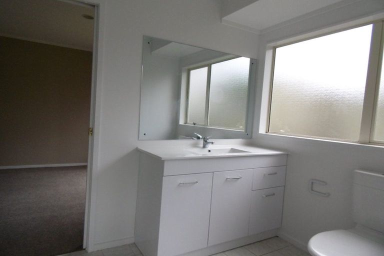 Photo of property in 1/100 Simmental Crescent, Somerville, Auckland, 2014