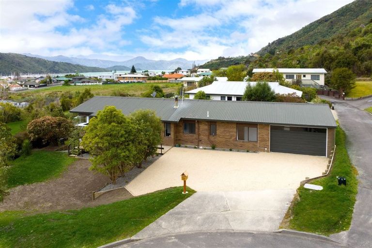 Photo of property in 12 Rimu Terrace, Waikawa, Picton, 7220