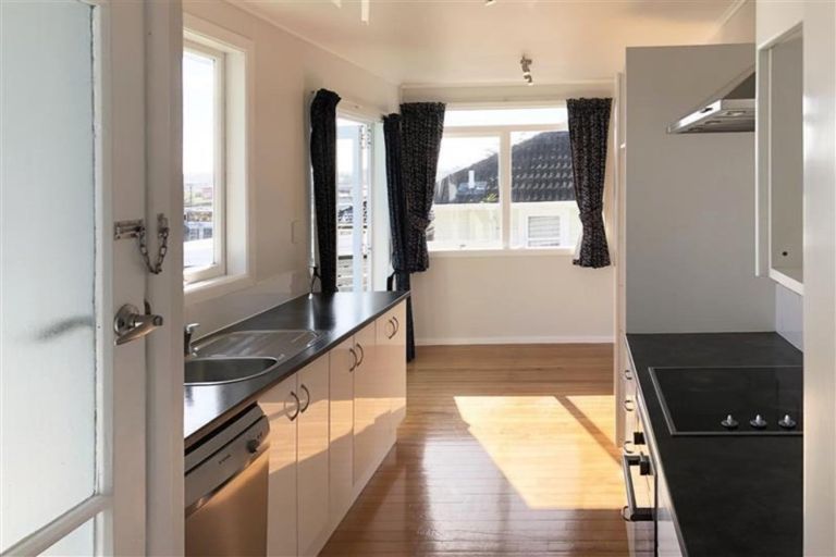 Photo of property in 9 Raeben Avenue, Hillcrest, Auckland, 0627