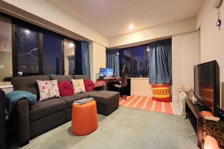 Photo of property in St Peters Apartments, 8b/192 Willis Street, Te Aro, Wellington, 6011