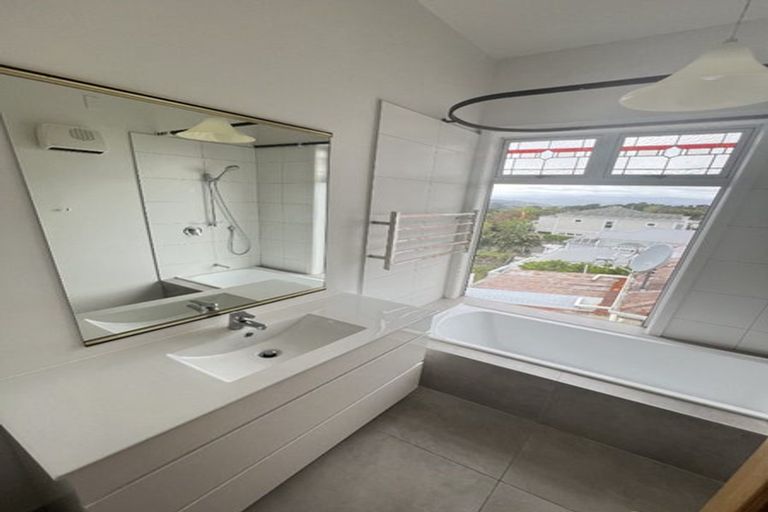 Photo of property in 38a Connaught Terrace, Brooklyn, Wellington, 6021