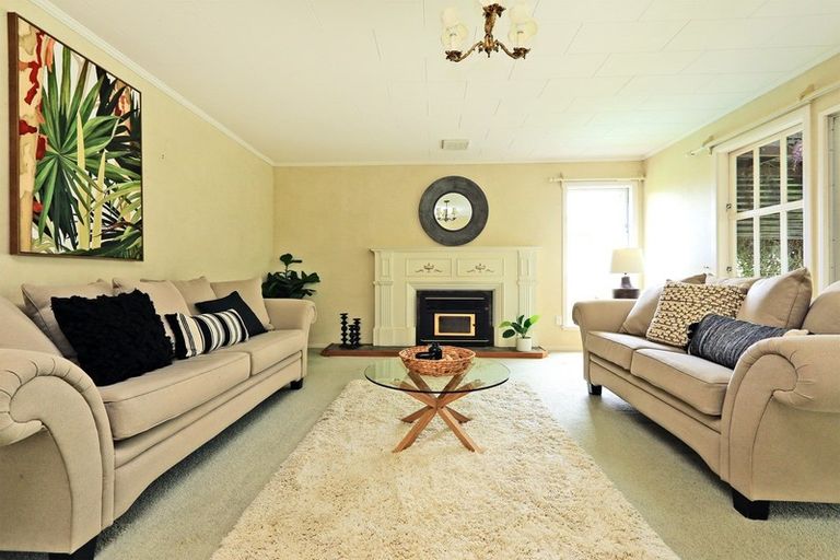 Photo of property in 32 Kent Terrace, Taradale, Napier, 4112