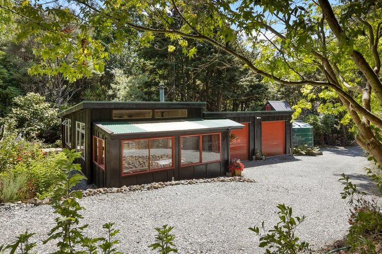 Photo of property in 26 Brick Bay Drive, Sandspit, Warkworth, 0982