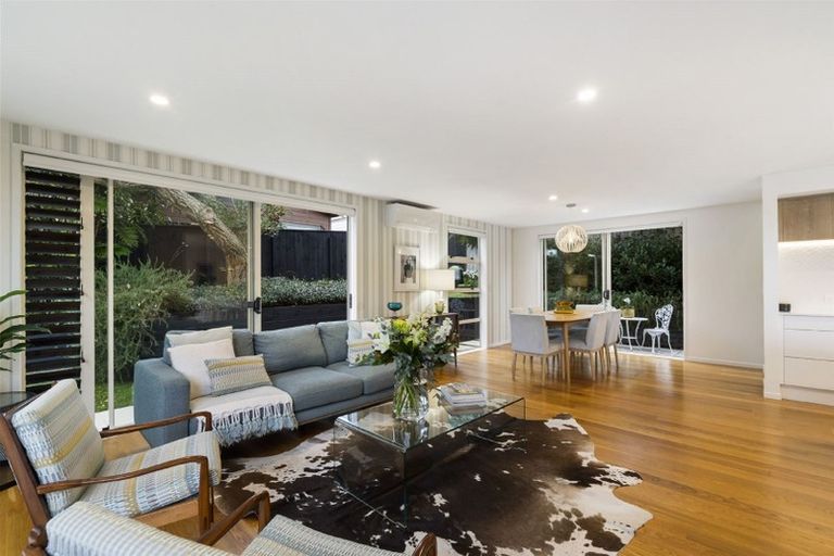 Photo of property in 1/48 Hart Road, Hauraki, Auckland, 0622