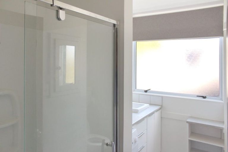 Photo of property in 2/107 Holly Road, St Albans, Christchurch, 8014