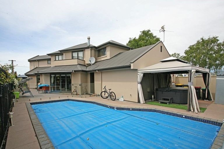 Photo of property in 183 Withells Road, Avonhead, Christchurch, 8042