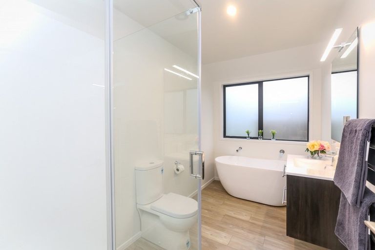 Photo of property in 6c Burns Street, Westown, New Plymouth, 4310