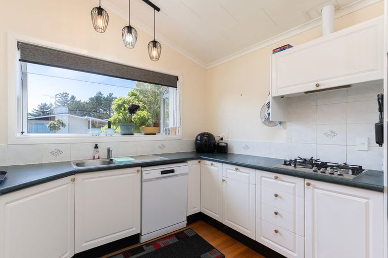 Photo of property in 4 Chudleigh Grove, Churton Park, Wellington, 6037