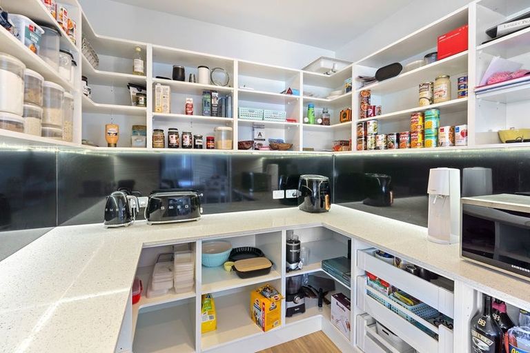 Photo of property in 1 Arapipi Way, Peka Peka, Waikanae, 5391