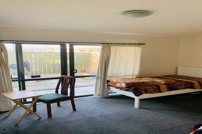 Photo of property in Krisley Court, 7/6 Ambrico Place, New Lynn, Auckland, 0600